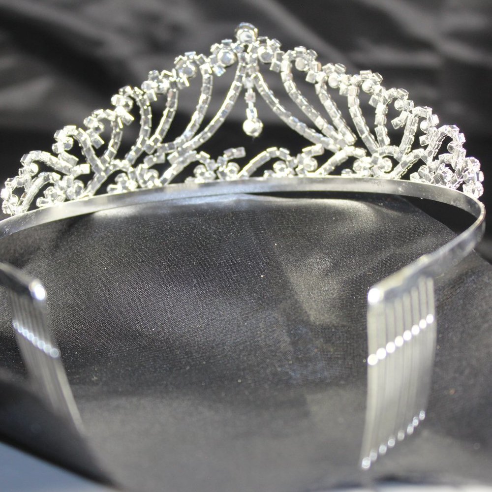 Beautiful Tiara Rhinestone Princess Crown - Picture 2 of 5